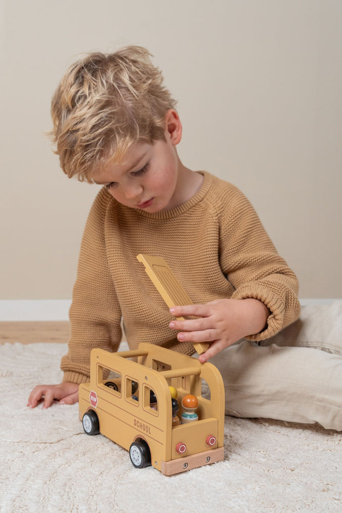 Bus scolaire avec figurines FSC