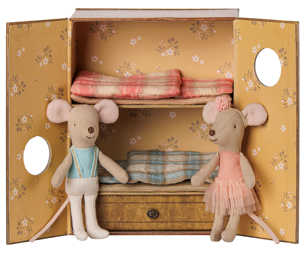 Studio de danse Souris, incluant Petite sœur et Petit frère