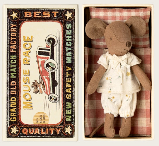 Souris Grande sœur dans sa boîte assortie