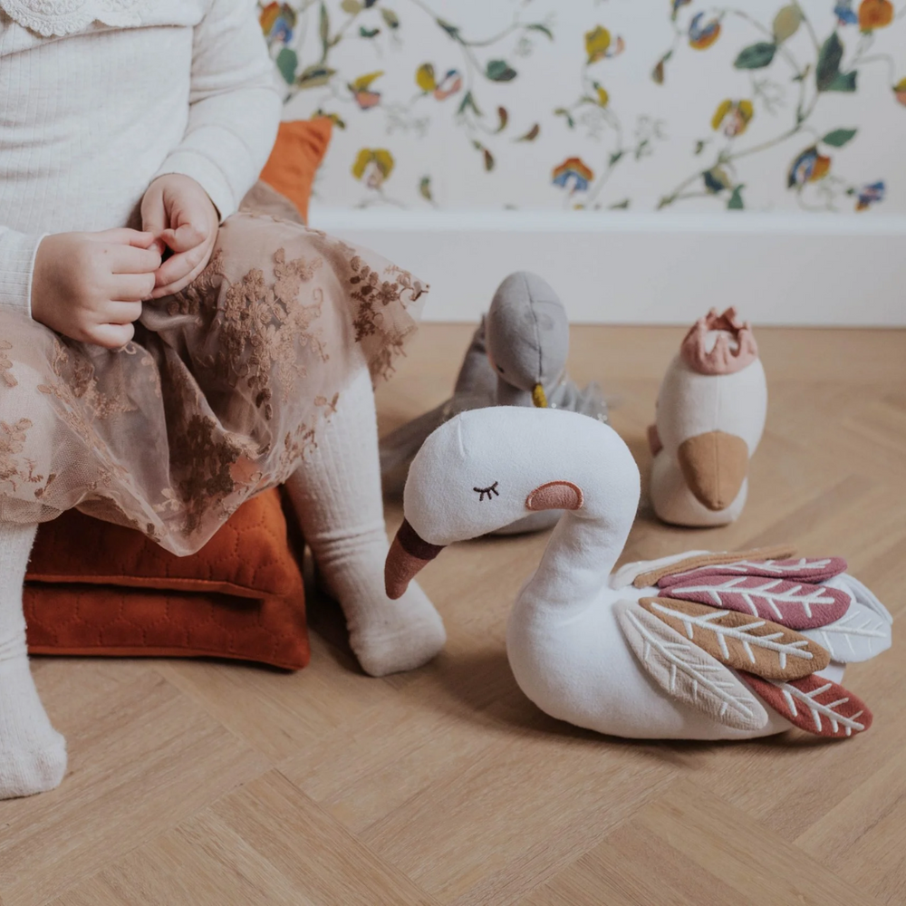 Cygne Susie avec ailes multicolores