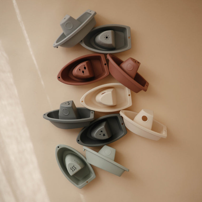 Ensemble de bateaux pour le bain