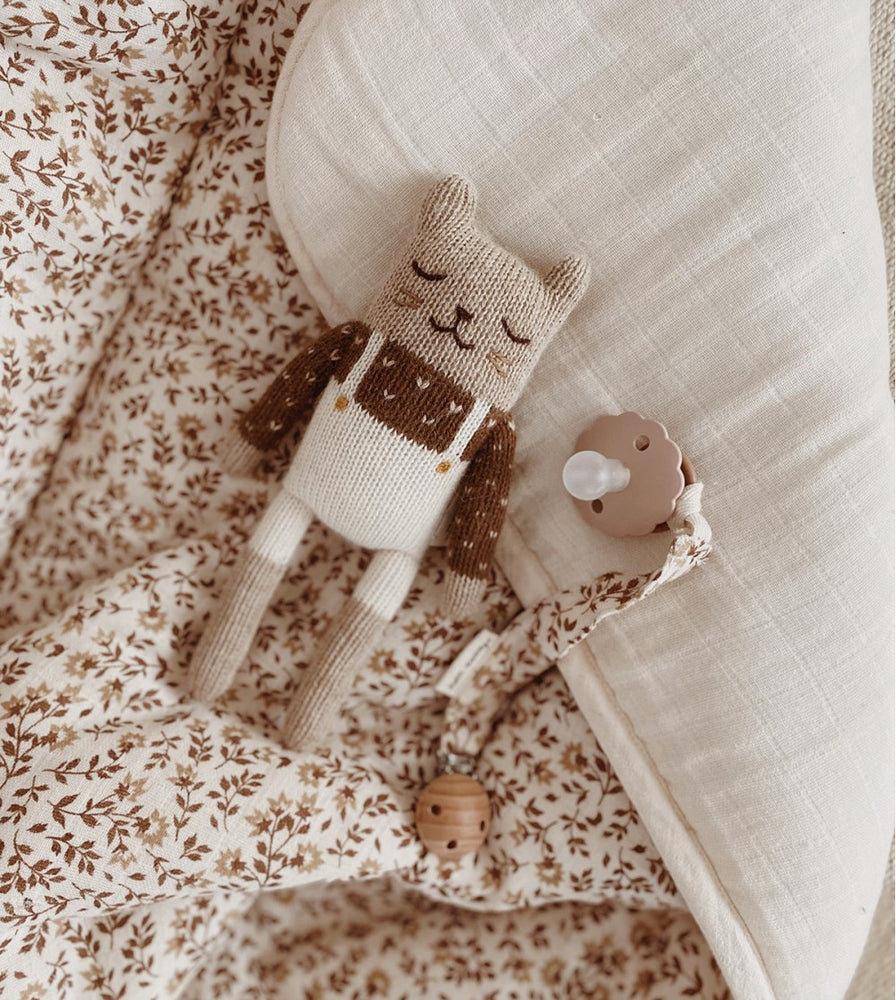 Doudou chaton - salopette ecru