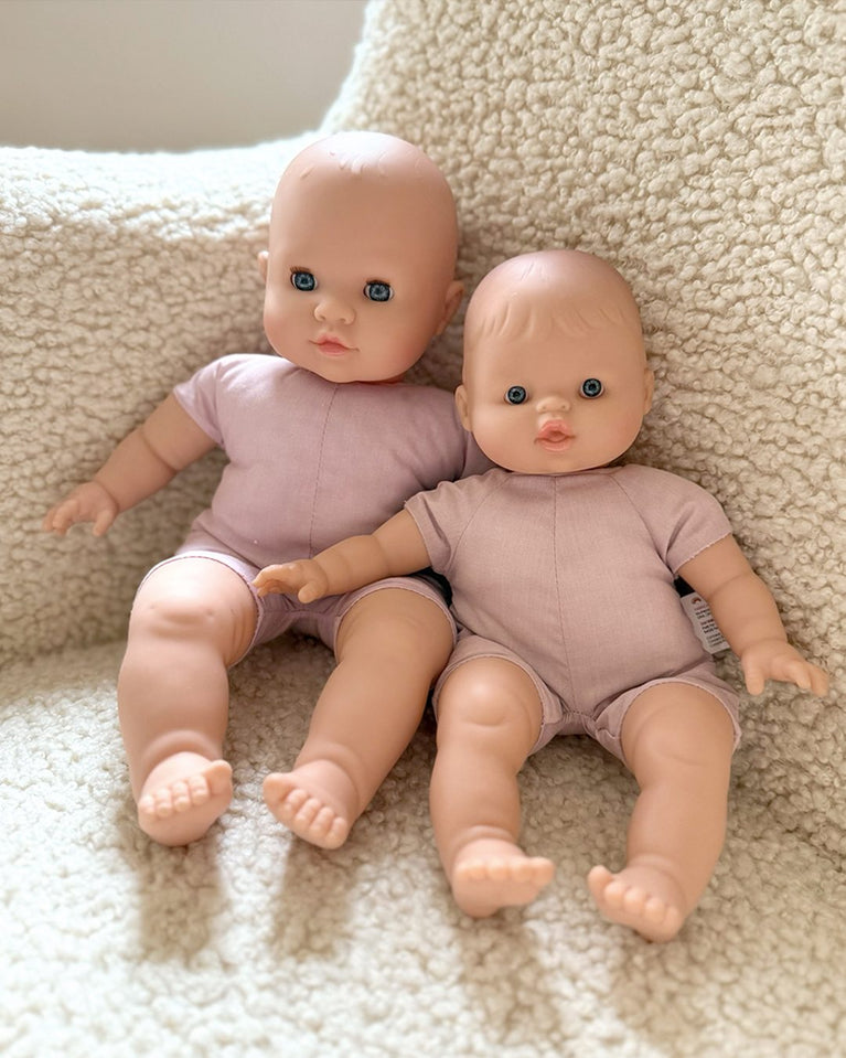 Émilie, poupée Cuties 36cm à corps mou et yeux dormeurs