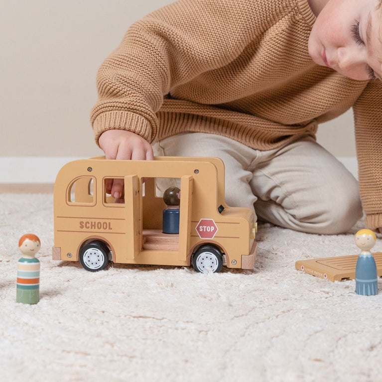 Bus scolaire avec figurines FSC