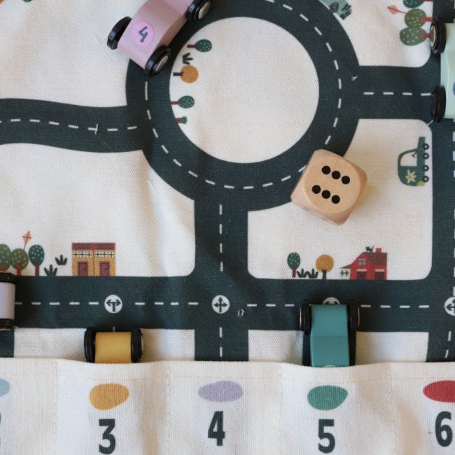 Tapis de jeu circuit de voiture en tissu à emporter