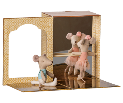 Studio de danse Souris, incluant Petite sœur et Petit frère