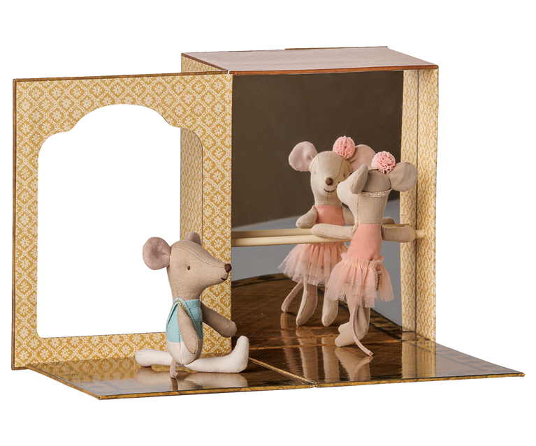 Studio de danse Souris, incluant Petite sœur et Petit frère