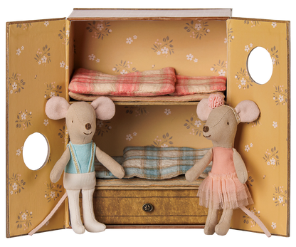 Studio de danse Souris, incluant Petite sœur et Petit frère
